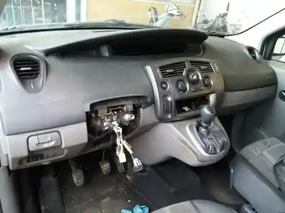 Veículo de Sucata renault scenic ii confort dynamique do ano 2005 alimentado f9q812