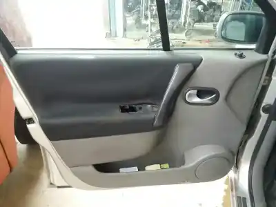 Veículo de Sucata renault scenic ii confort dynamique do ano 2005 alimentado f9q812