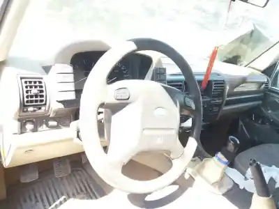 Sloopvoertuig land rover discovery (lt) td5 van het jaar 1999 aangedreven 