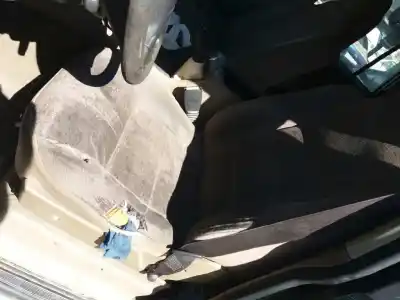 Sloopvoertuig land rover discovery (lt) td5 van het jaar 1999 aangedreven 