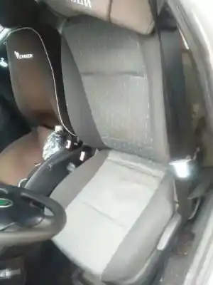 Sloopvoertuig skoda octavia berlina (1u2) ambiente van het jaar 2002 aangedreven alh