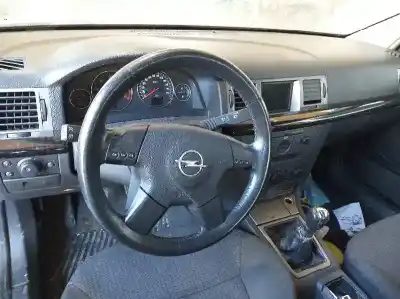 Scrapping Vehicle opel signum cosmo of the year 2003 powered y22dtr