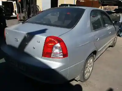 Vehicul casat KIA SHUMA II 1.6 LS 4 Berlina al anului 2002 alimentat G/86D