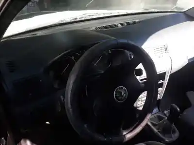 Veicolo di demolizione skoda octavia berlina (1u2) ambiente dell'anno 2003 alimentato alh