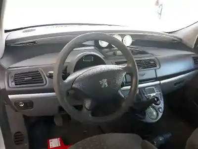 Veicolo di demolizione peugeot 807 st pack dell'anno 2003 alimentato rht