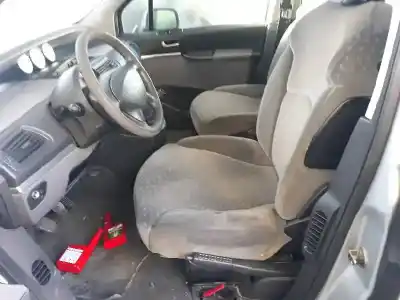 Veicolo di demolizione peugeot 807 st pack dell'anno 2003 alimentato rht