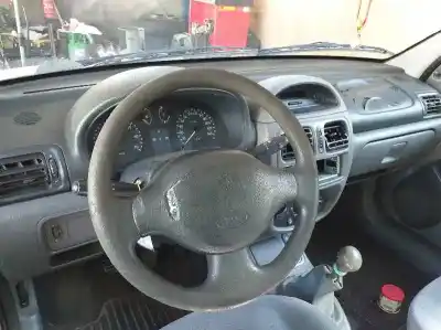 Здавання транспортного засобу renault clio ii fase i (b/cbo) 1.2 року 2000 потужний d7f720