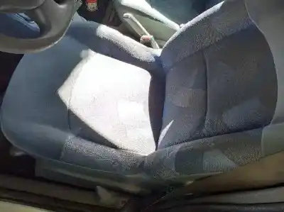 Здавання транспортного засобу renault clio ii fase i (b/cbo) 1.2 року 2000 потужний d7f720