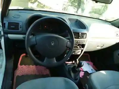 Здавання транспортного засобу renault clio ii fase ii (b/cb0) chiemsee року 2003 потужний d/k9k a7