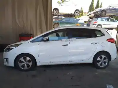 Здавання транспортного засобу kia carens iv 1.7 crdi року 2001 потужний d4fd