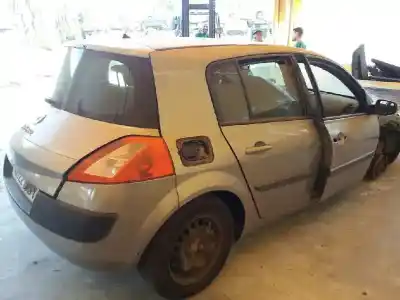 Veículo de Sucata RENAULT MEGANE II CLASSIC BERLINA Confort Authentique do ano 2005 alimentado D/K9K F7