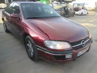 Veículo de Sucata opel omega b elegance berlina do ano 1999 alimentado 