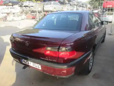 Veículo de Sucata opel omega b elegance berlina do ano 1999 alimentado 