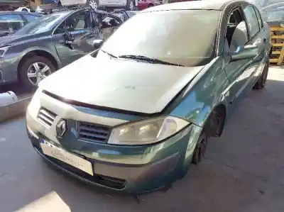 Veículo de Sucata RENAULT MEGANE II CLASSIC BERLINA Pack Authentique do ano 2004 alimentado K4M760