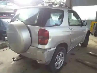 Veículo de Sucata toyota rav 4 (a2) 2.0 luna 4x4 (2003->) do ano 2001 alimentado 1azfe