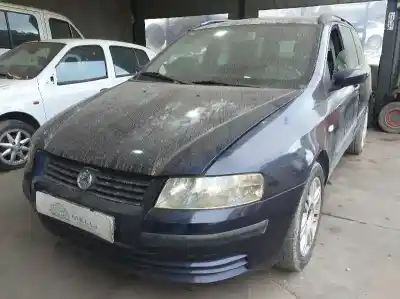 Veículo de Sucata fiat stilo (192) 1.6 16v do ano 2003 alimentado 182b6000