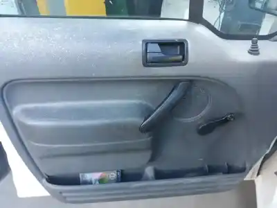 Здавання транспортного засобу ford tourneo connect (tc7) kombi corta року 2004 потужний bhpa Здавання транспортного засобу ford tourneo connect (tc7) kombi corta року 2004 потужний bhpa