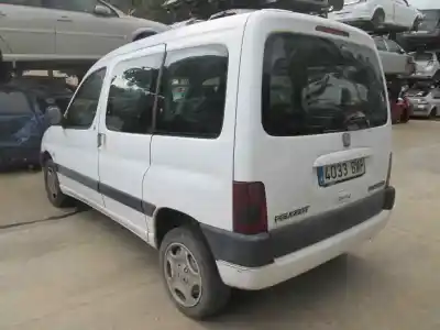 Sloopvoertuig peugeot partner (s1) pro familiar van het jaar 2001 aangedreven 