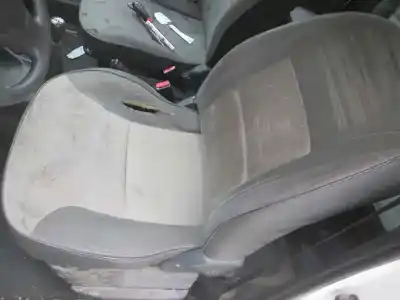 Sloopvoertuig peugeot partner (s1) pro familiar van het jaar 2001 aangedreven 