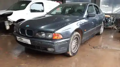 Veículo de Sucata bmw serie 5 berlina (e39) 525tds do ano 2000 alimentado 256t1