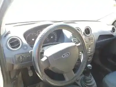 Veículo de Sucata ford fiesta (cbk) fun do ano 2005 alimentado f6jb