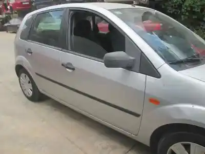 Veículo de Sucata ford fiesta (cbk) trend do ano 2002 alimentado fxjb