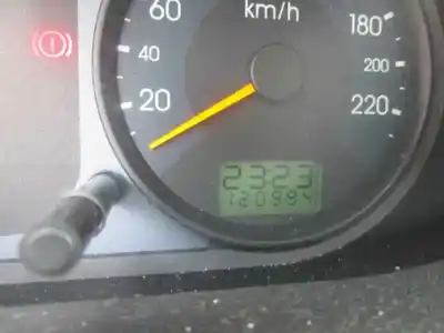 Veículo de Sucata ford fiesta (cbk) trend do ano 2002 alimentado fxjb