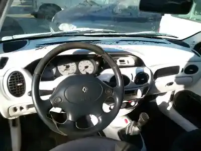 Здавання транспортного засобу RENAULT MEGANE I COACH (DA0/1_) 2.0 16V (DA0H) року 1996 потужний G/F7RD7