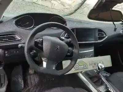 Veículo de Sucata peugeot 308 allure do ano 2018 alimentado yh01