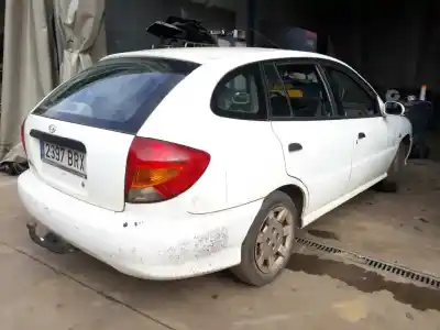 Veículo de Sucata kia rio ls berlina do ano 2001 alimentado a3e