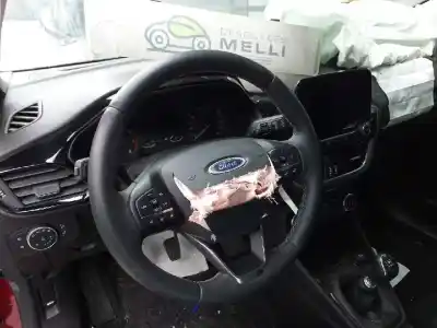Veículo de Sucata ford fiesta (ce1) trend+ do ano 2001 alimentado sfjk