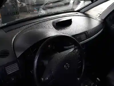 Veicolo di demolizione opel meriva enjoy dell'anno 2004 alimentato z17dth