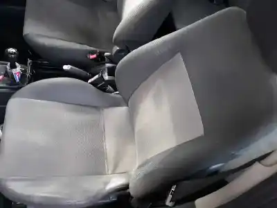 Veicolo di demolizione opel meriva enjoy dell'anno 2004 alimentato z17dth