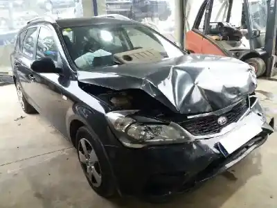 Veículo de Sucata kia ceed sporty wagon drive 90 cv / 66 kw do ano 2010 alimentado d4fbl