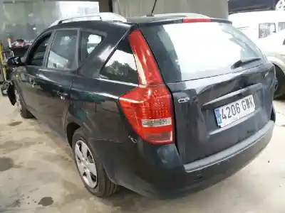 Veículo de Sucata kia ceed sporty wagon drive 90 cv / 66 kw do ano 2010 alimentado d4fbl