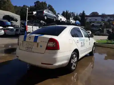 Veículo de Sucata skoda octavia berlina (1z3) collection do ano 2012 alimentado chg