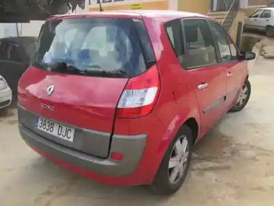 Veículo de Sucata renault scenic ii exception do ano 2005 alimentado f9q812