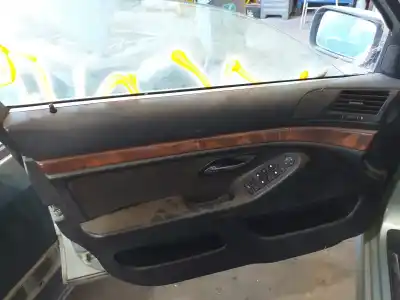 Veículo de Sucata bmw serie 5 berlina (e39) 525tds do ano 2001 alimentado 256t1