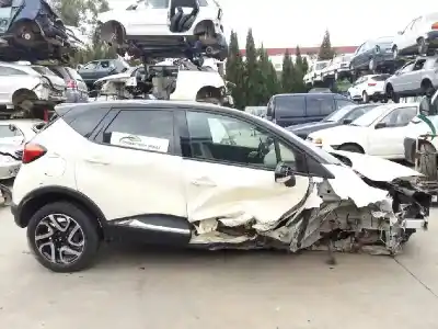 Vehicul casat renault captur dynamique al anului 2016 alimentat k9k608