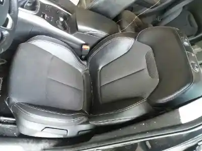 Vehicul casat renault kadjar experience al anului 2001 alimentat r9m414