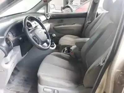 Veicolo di demolizione kia carens (un) emotion dell'anno 2001 alimentato d4ea