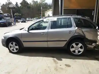 Sloopvoertuig skoda octavia combi (1z5) scout 4x4 van het jaar 2001 aangedreven bmm