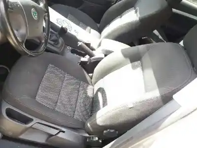 Sloopvoertuig skoda octavia combi (1z5) scout 4x4 van het jaar 2001 aangedreven bmm