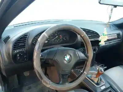 Veículo de Sucata BMW SERIE 3 BERLINA (E36) 318i do ano 1992 alimentado M40B18