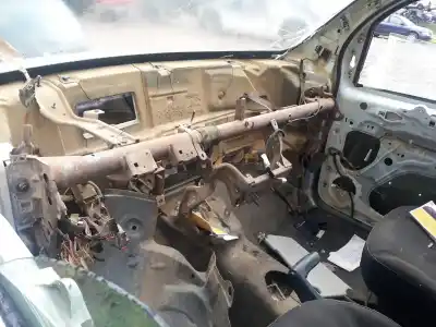 Veículo de Sucata renault kangoo profesional do ano 2001 alimentado k9k802