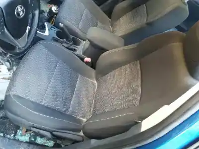 Scrapping Vehicle toyota auris advance of the year 2001 powered 1adftv