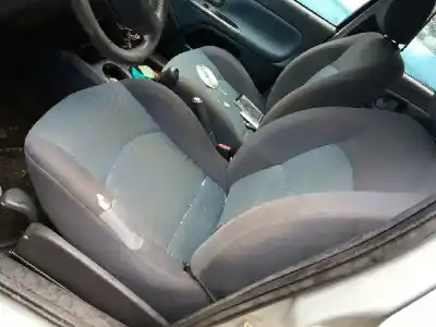 Утилизация автомобиля renault clio ii fase ii (b/cb0) base authentique 75 cv / 55 kw года 2006 питание d4f722