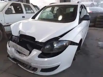 Scrapping Vehicle SEAT ALTEA XL (5P5, 5P8) 2.0 TDI 16V of the year 2008 powered BKD
