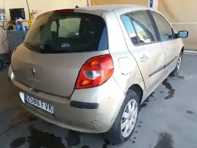 Veículo de Sucata renault clio iii emotion do ano 2007 alimentado k9k768