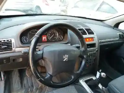 Scrapping Vehicle peugeot 407 st confort of the year 2004 powered rhr